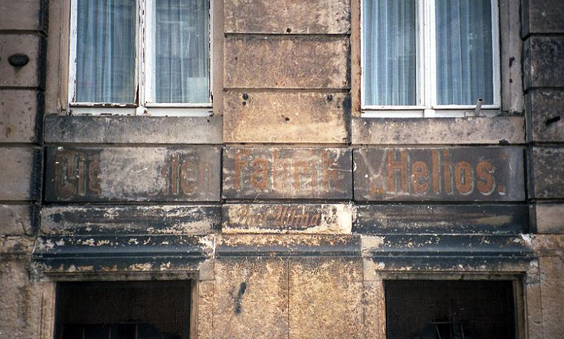 Dresden-Plauen, Zwickauer Str. 109, 14.10.1995.jpg - Cigaretten-Fabrik "Helios" - Paul Ullmann